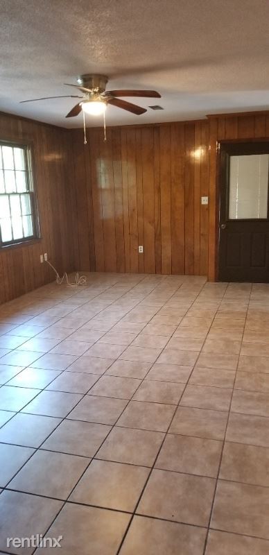 Building Photo - 3 br, 2.5 bath House - 881 long Point Road