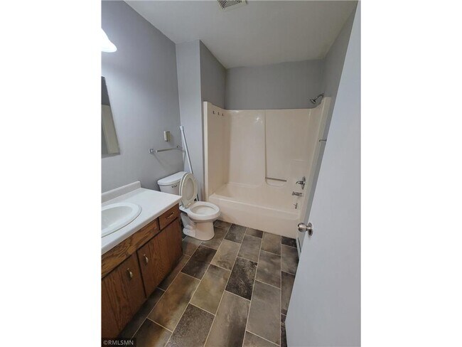 Building Photo - 710 Hillcrest St