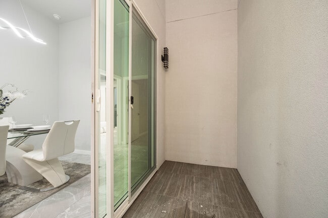 Private Atrium - 4358 Capistrano Ave