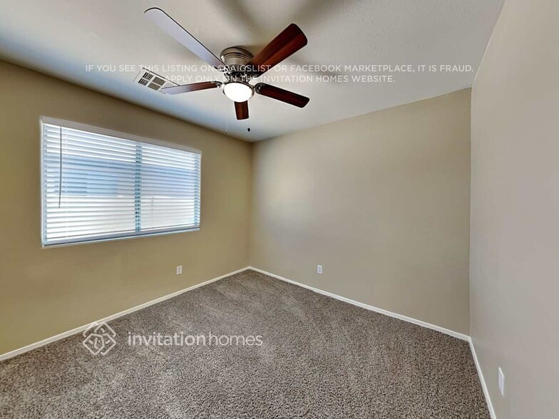 Building Photo - 5418 W Pleasant Ln