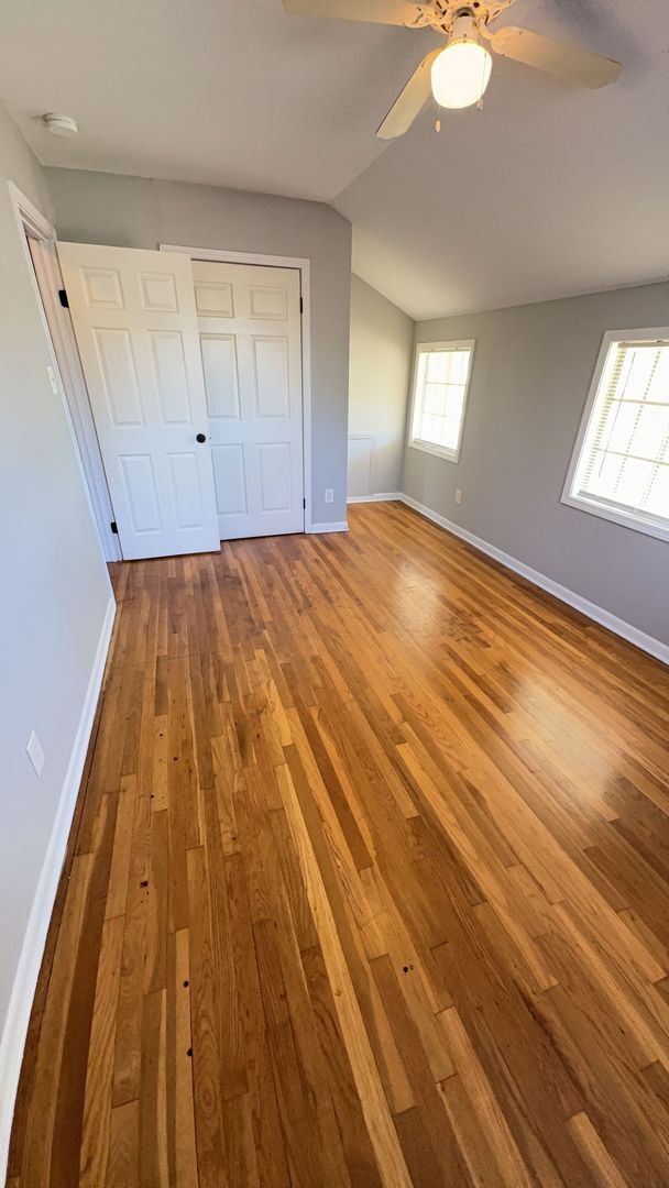 Building Photo - Charming 4 bedroom 1.5 bath home in Oakhav...