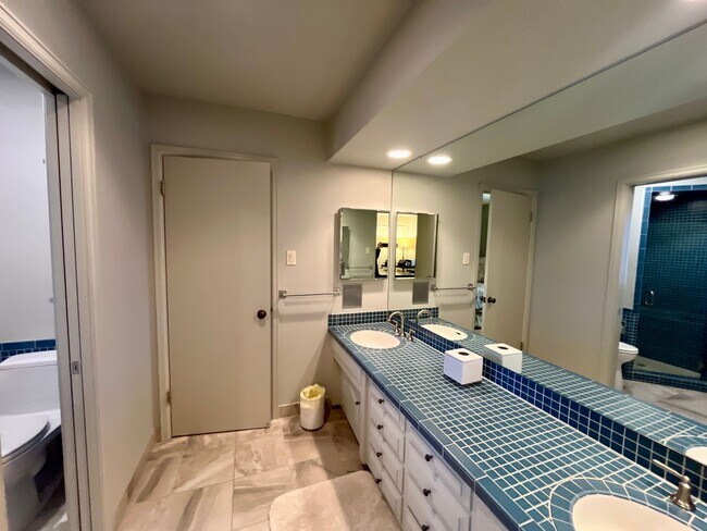 Building Photo - Gorgeous 4 bed 5 bath Luxury rental in Cherry Hills Village!