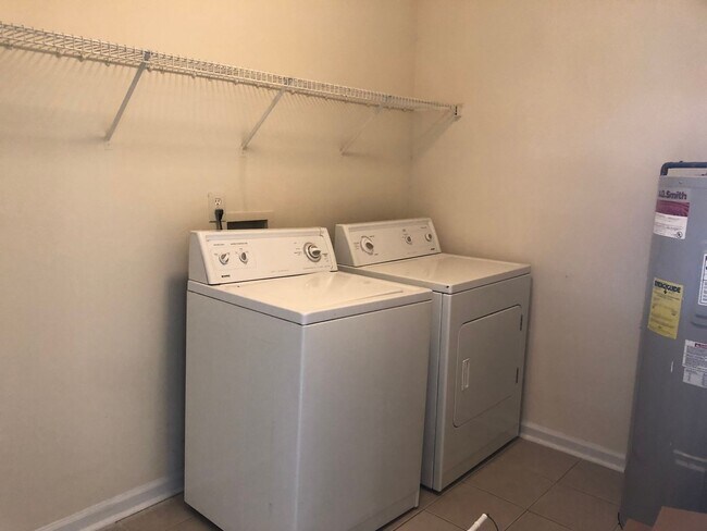 Building Photo - PRE-LEASING FOR AUGUST 2026!