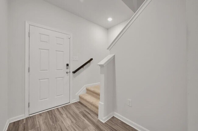 Building Photo - 130 Maple Run Dr
