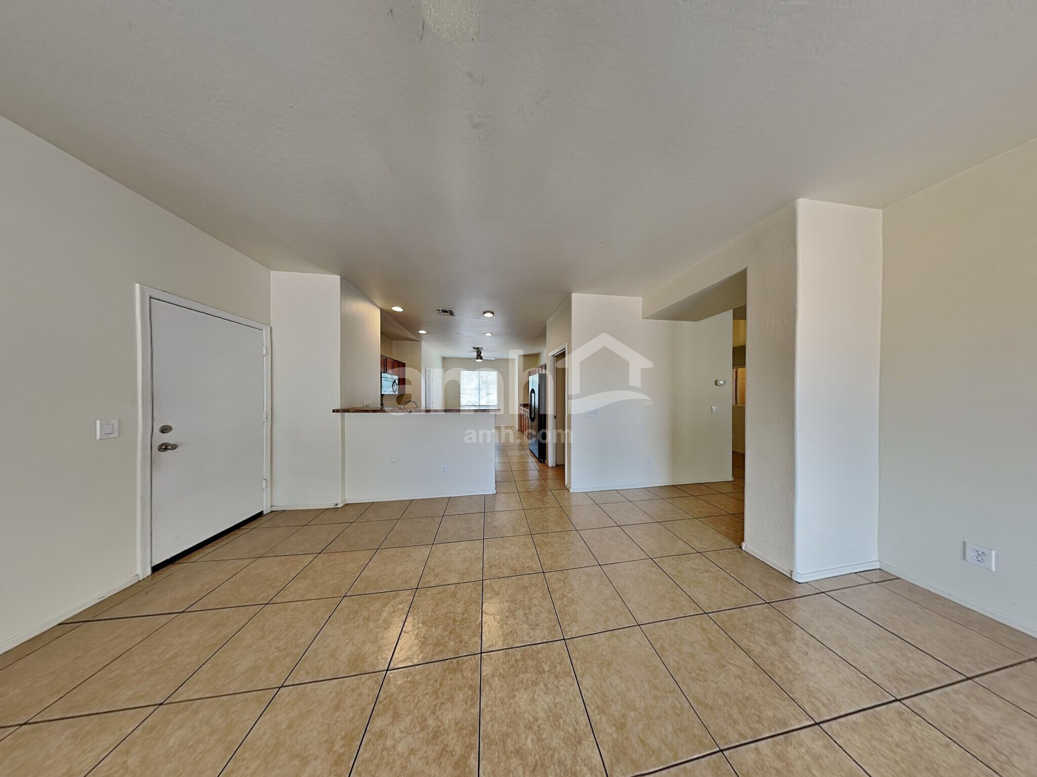 Building Photo - 2827 S 74th Dr