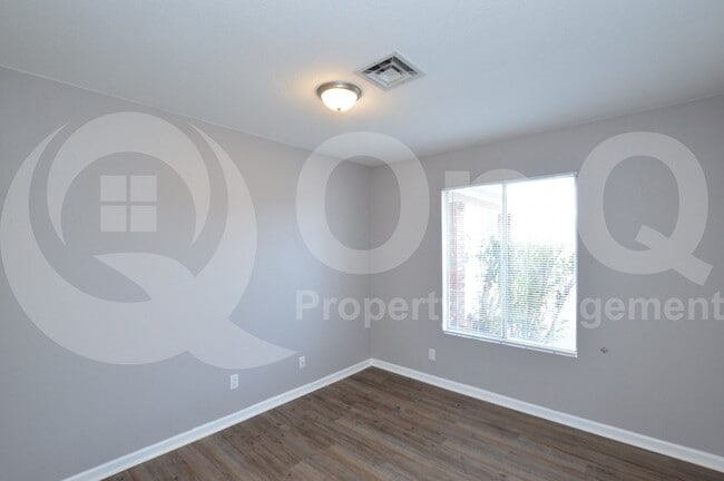 Building Photo - 2113 W Tyson St