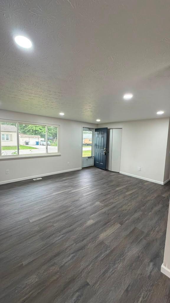 Building Photo - 5830 Beech Dr