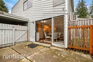 Building Photo - 2 br, 2.5 bath House - 12512 SE 42nd St # 512