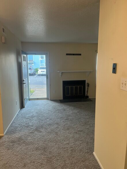 Building Photo - 308 Thalia Station Ct