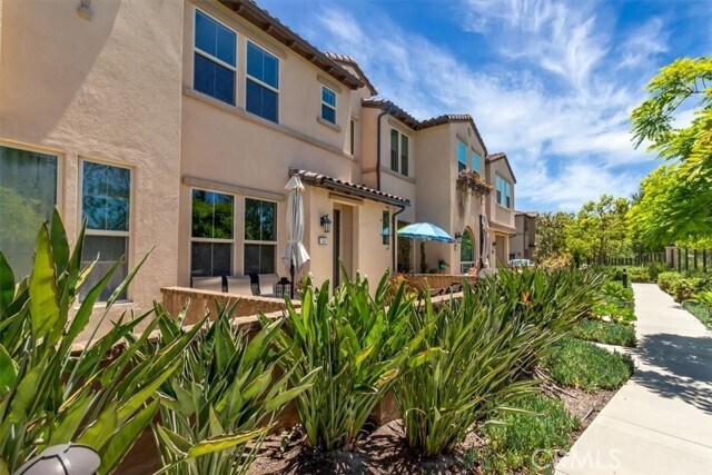 Building Photo - 30 Finch