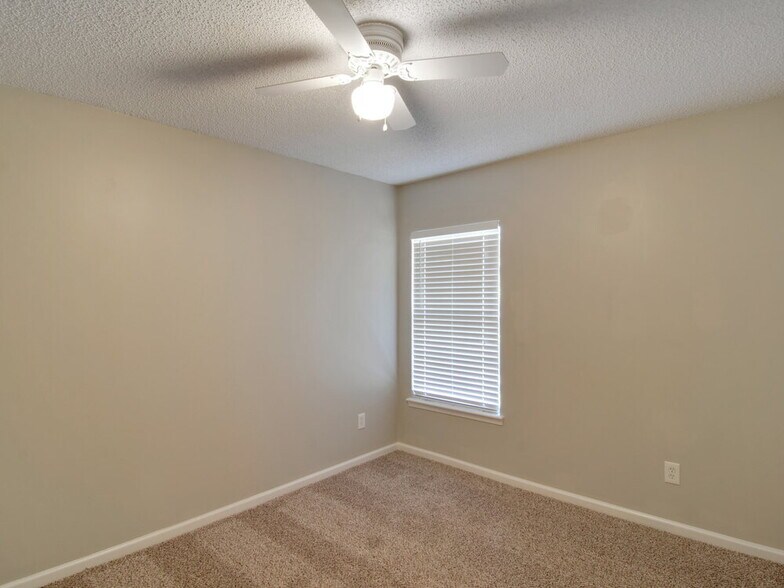 Building Photo - 1360 Keel Ct