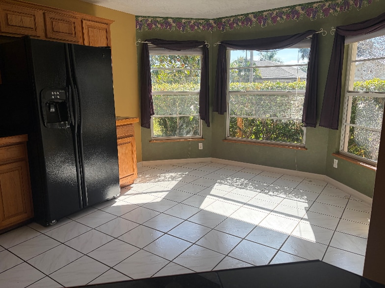 Building Photo - 340 Quail Dr