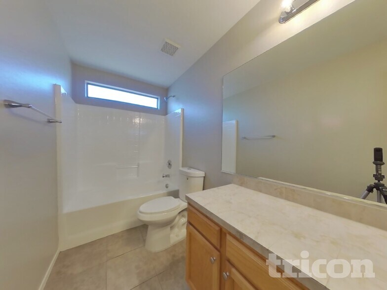 Building Photo - 14714 N 176th Ln