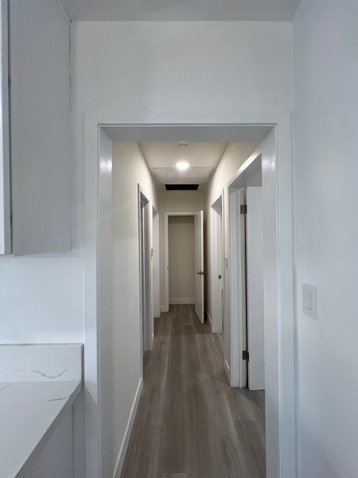 Building Photo - 515 Allen Ave