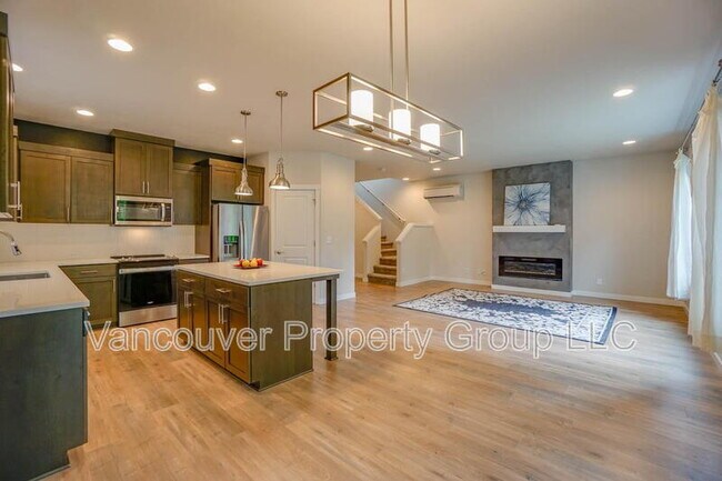Building Photo - 2904 NE 161st Ct