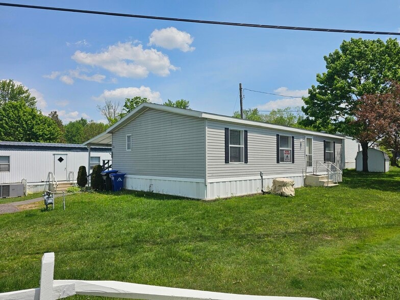 Building Photo - 27 Millstream Ct