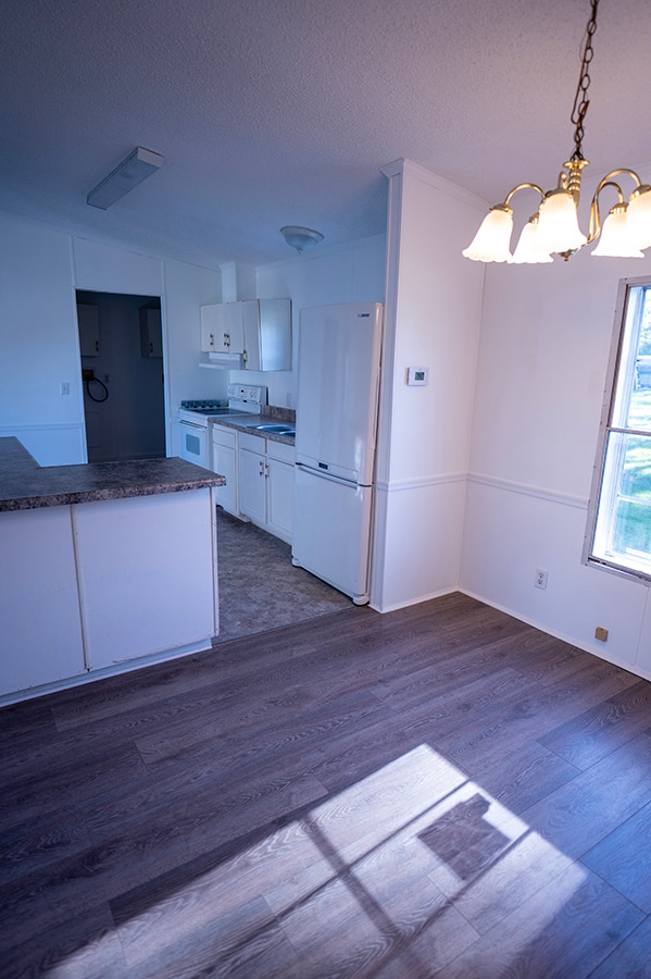 Building Photo - 217 W South Ave