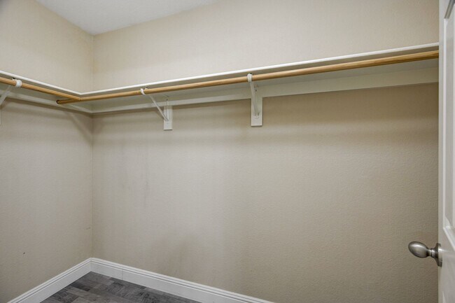 Building Photo - Beautiful 3BR Toscana Home