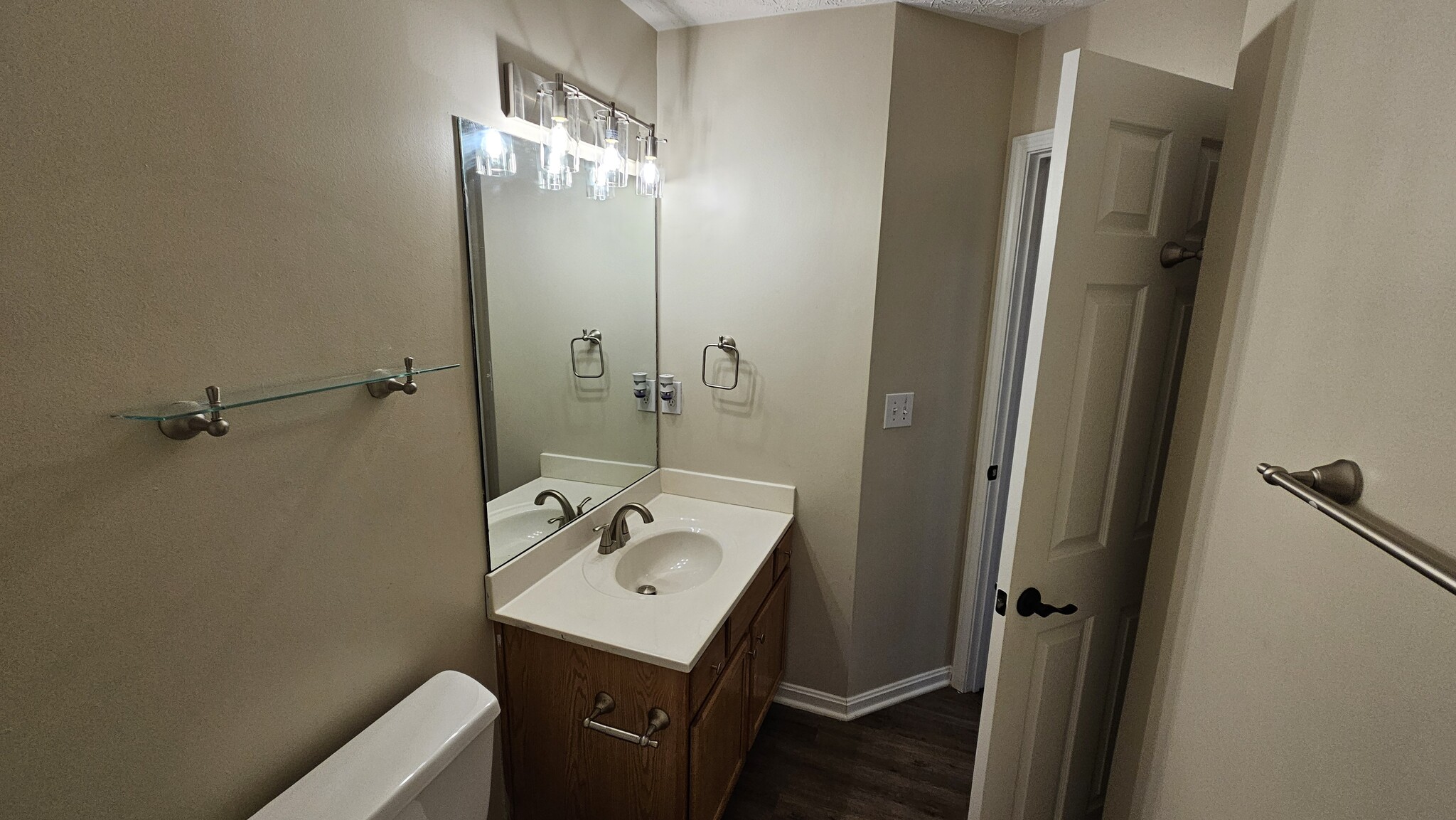 Full Bath - 5411 Skeffington Way