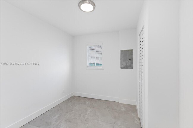 Building Photo - 2320 NW 55th St