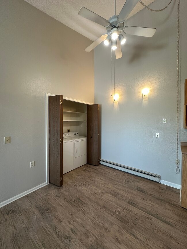 Building Photo - Sycamore Gardens Apartments