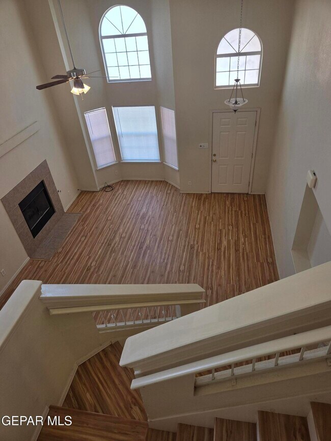 Building Photo - 3717 Hubble Dr