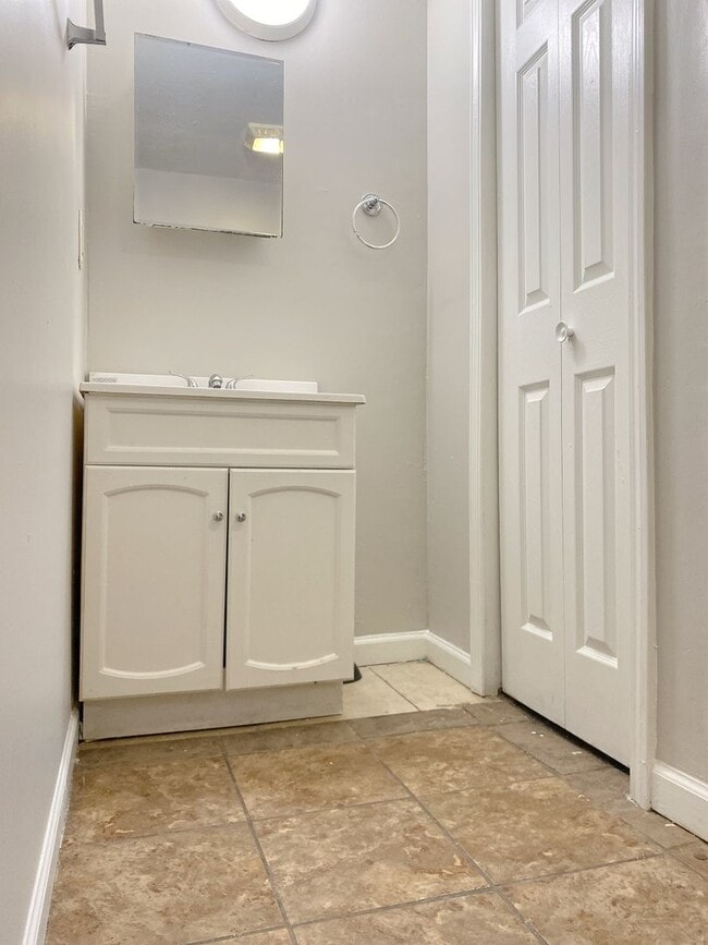 Building Photo - 4420 N 48th St