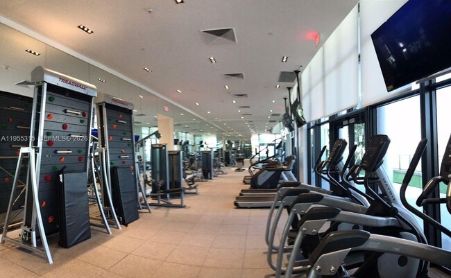 Building Photo - 1600 NE 1st Ave