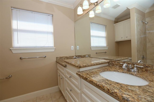 Building Photo - 5914 Arboles Dr