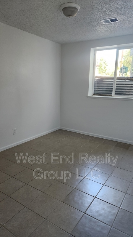 Building Photo - 1023-1029 N Washington Ave