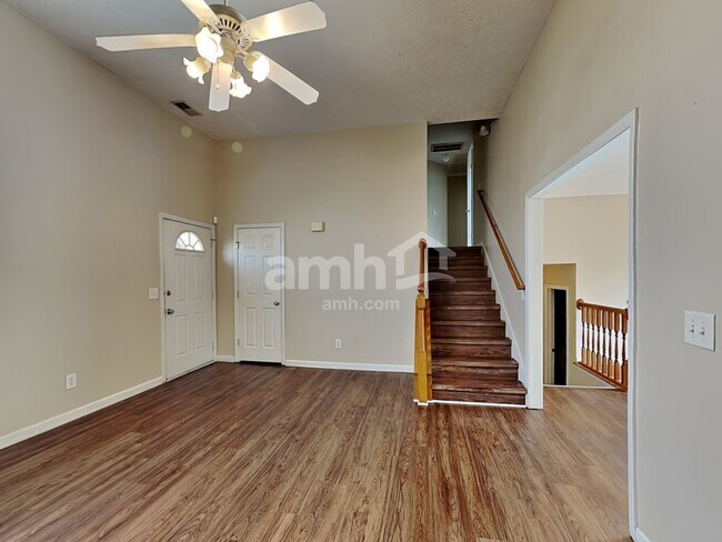 Building Photo - 884 Pin Oak Dr