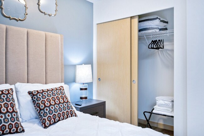 Building Photo - 1801 S McClellan St