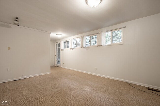Building Photo - 4658 Hinesley Ave
