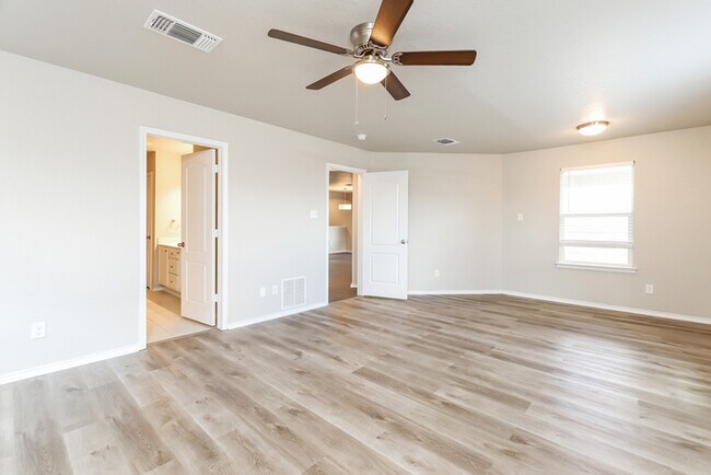 Building Photo - 6806 Slaton Fields