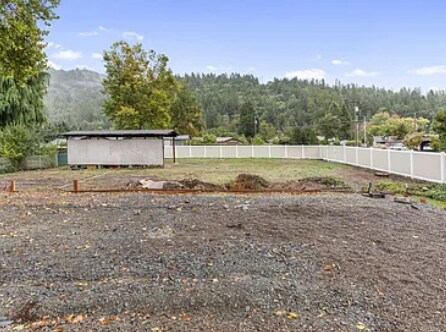 Building Photo - 132 Lloyellen Dr