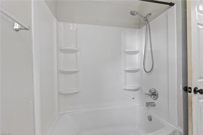 Building Photo - 8507 Chapin St