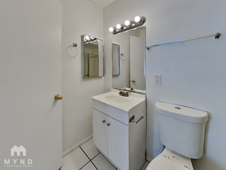 Building Photo - 4045 E Nancy Ln