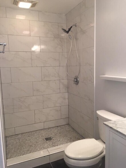 Building Photo - 6052 W Miami Ave