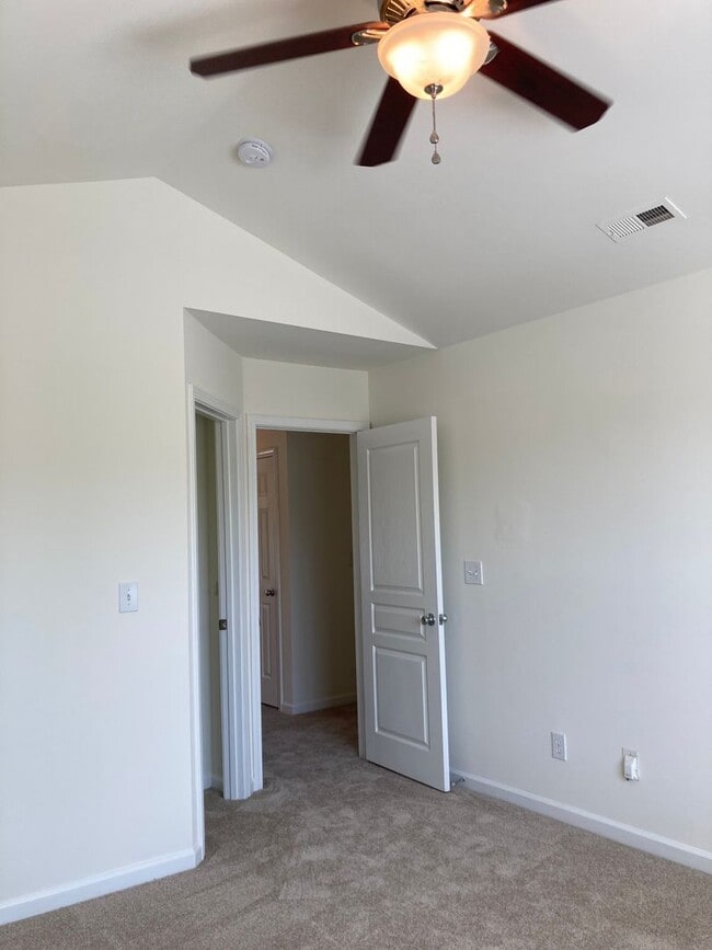 Building Photo - 1172 Drummond Ln