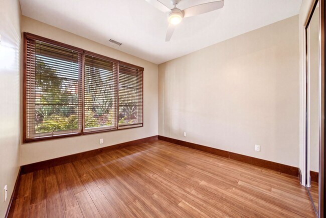 Building Photo - 825 Gonzales St