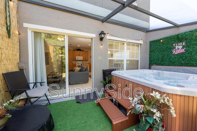 Building Photo - 2390 Caravelle Cir