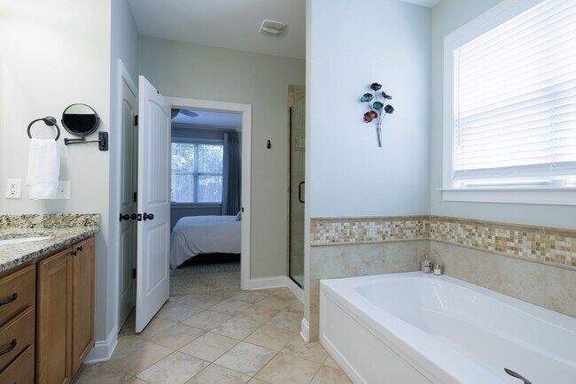 Building Photo - Beautiful home in Charleston walk community!