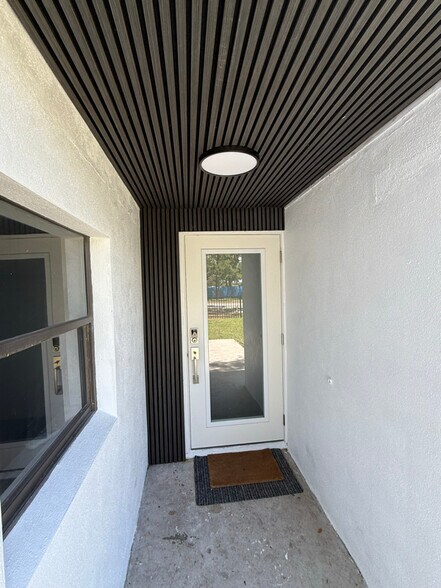 Building Photo - 4034 S Westshore Blvd