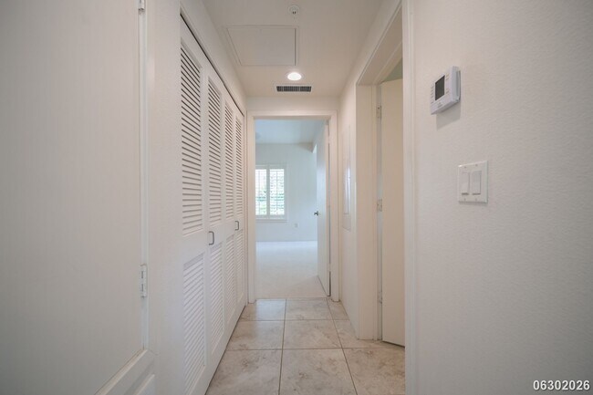 Building Photo - $3,300 / 1BR • 1BA • 757 SF • First-Floor Ka Malanai Condo | Available Now! (Kailua)