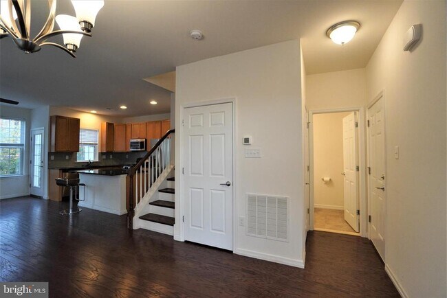 Building Photo - 1013 Chapman Cir