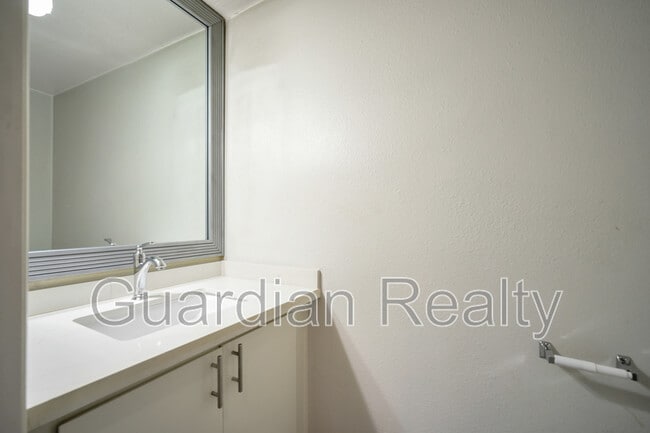 Building Photo - 2882 Calle Del Oro