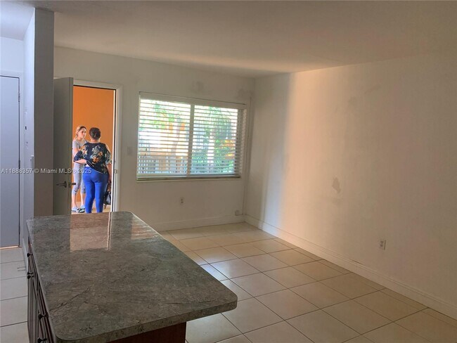 Building Photo - 7901 SW 64th Ave