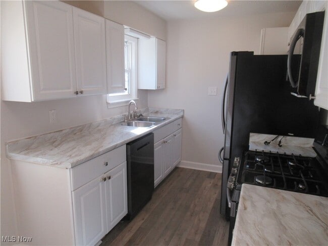 Building Photo - 12009 Summerland Ave