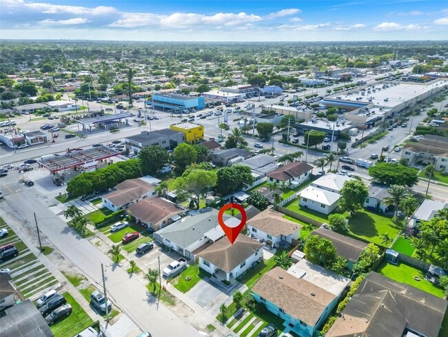 Building Photo - 3840 SW 91 Ave