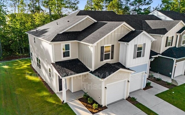 Building Photo - 174 Parker Ln